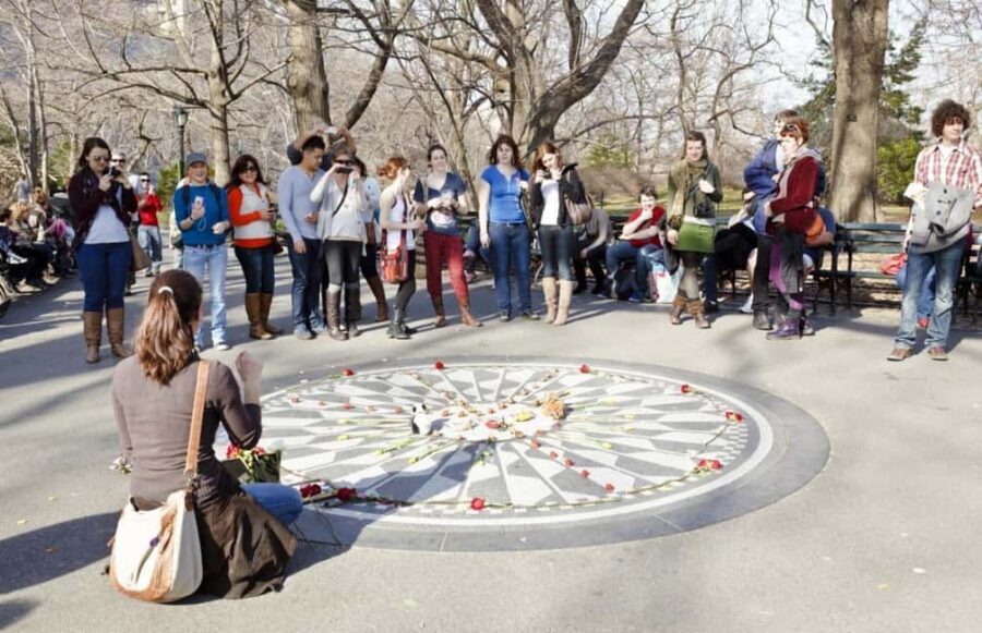 Best of Central Park: Top-Rated Pedicab Tour NYC - Loeb Boathouse and Bow Bridge: “Bridge of Love” skyline time