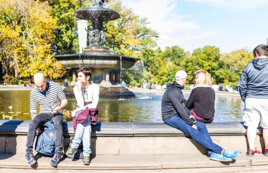 Best of Central Park: Top-Rated Pedicab Tour NYC - Guides, languages, and movie trivia you can actually track