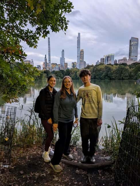 Central Park 5 Star Walking Tour led by Manhattan residents! - Getting started: what the meeting point tells you about the experience