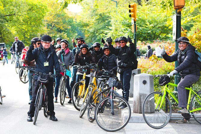 Central Park Bike Tour in French or English - Riding Comfort: Hybrid Bike, Easy Pace, and Helmet Rules