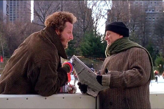 Central Park Movies and Celebrity Hotspots Tour (90 minutes) - Movie stops near the Zoo, Gapstow Bridge, and the Met area