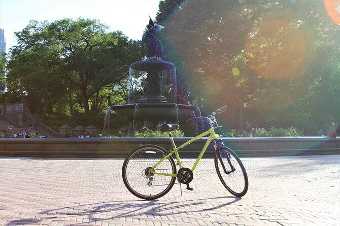 Central Park New York City Bike Rental - What comes with the bike: helmets, locks, and NYC maps