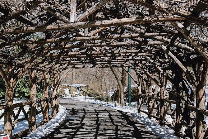 Central Park New York - Exclusive Guided Walking Tour - Stop 1: Central Park’s Lower Third, from Statues to Bethesda Terrace