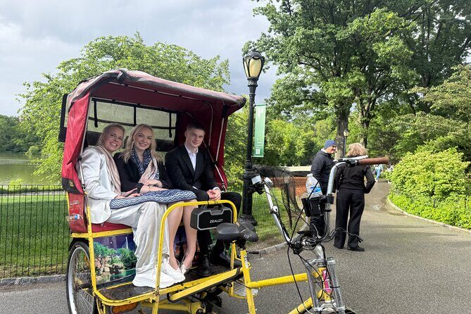 Central Park Pedicab Tour– Top Highlights - Stop-by-stop: Wollman Rink and the Upper East Side sights