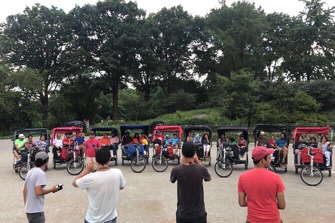 Central Park Pedicab Tour with Guide - Wollman Rink views and the American hero dog moment