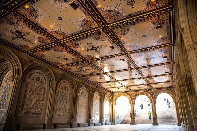 Central Park Photography Tour with Local Photographer - Naumburg Bandshell and Central Park time: choosing angles, not just spots