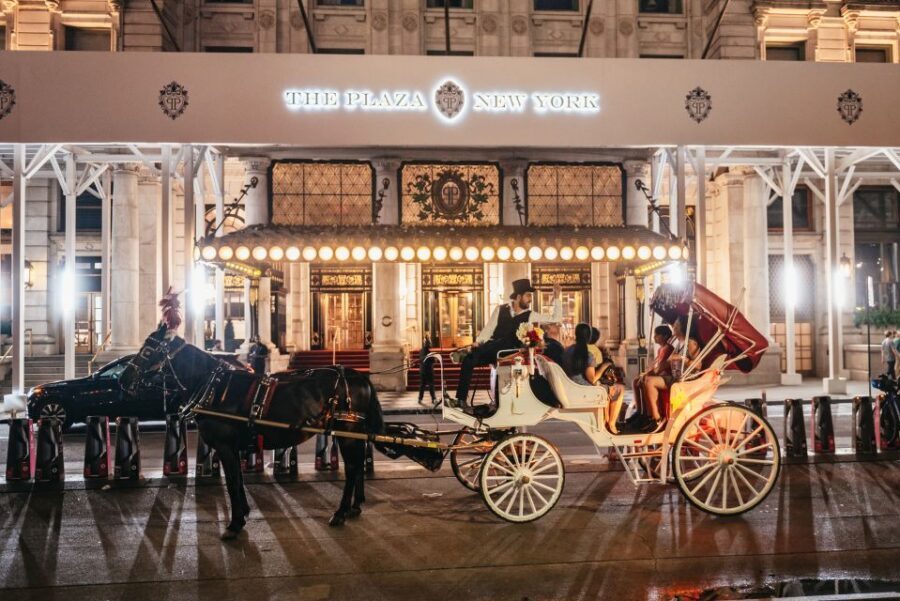Central Park, Rockefeller & Times Carriage Ride (4 Adults) - Rolling down the iconic 5th Avenue stretch