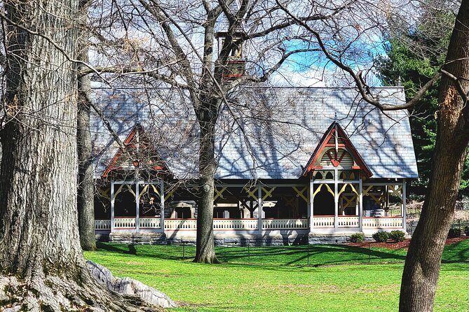 Central Park Secrets And Highlights - Weather and what to wear for arch bridges and rocky nooks