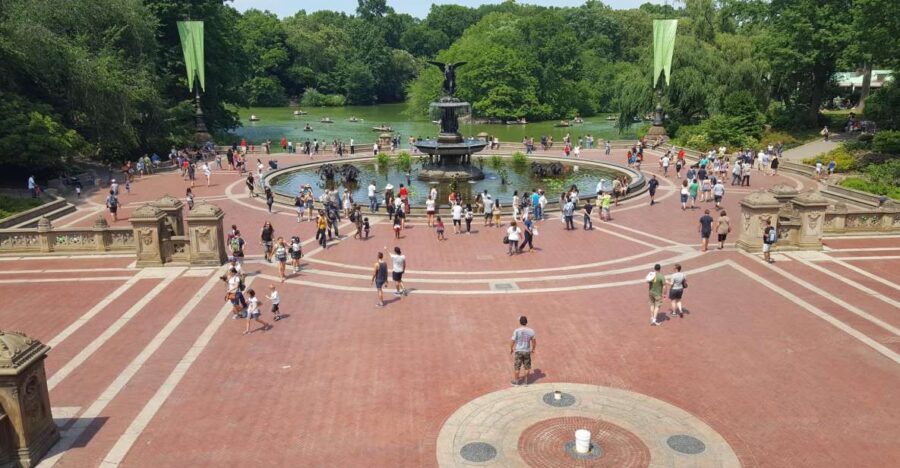 New York City: Central Park Walking Tour - Two hours in Central Park: what the short walk really gives you