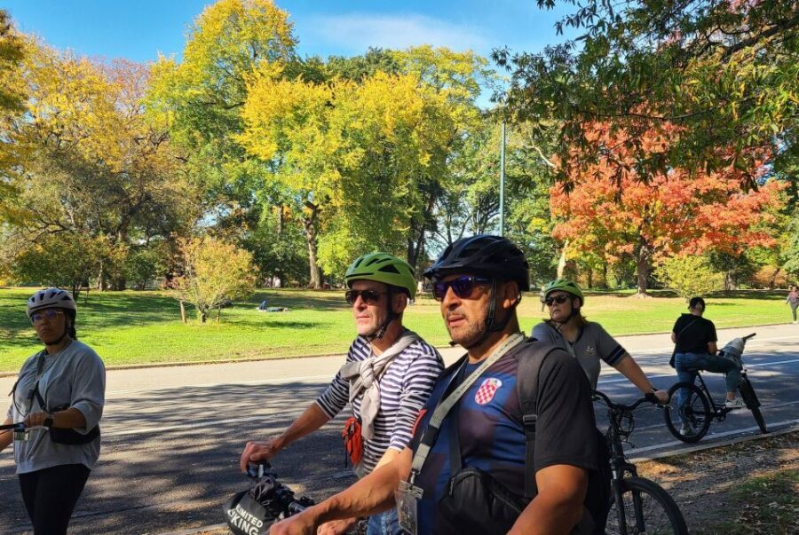 New York City: Highlights of Central Park Bike or eBike Tour - Loeb Boathouse, the Jacqueline Kennedy Onassis Reservoir, and Swedish Cottage