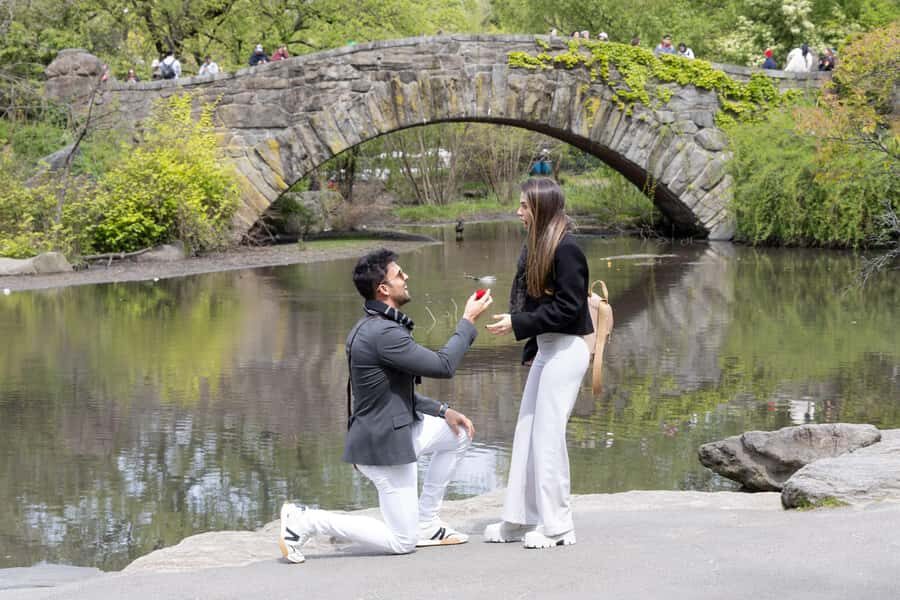 New York: Photoshoot in NYC Central Park 5th Ave - Why Start at The Plaza Hotel?