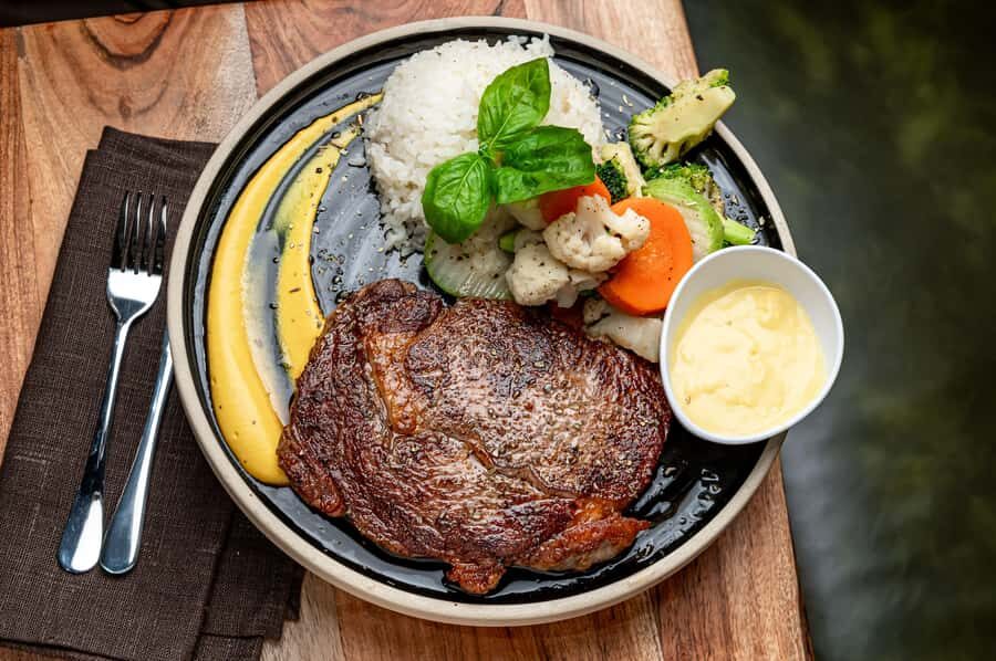NYC: Central Park Cafe Scenic Lunch & Dinner Experience - 3-course vs 4-course: what you choose actually changes the night