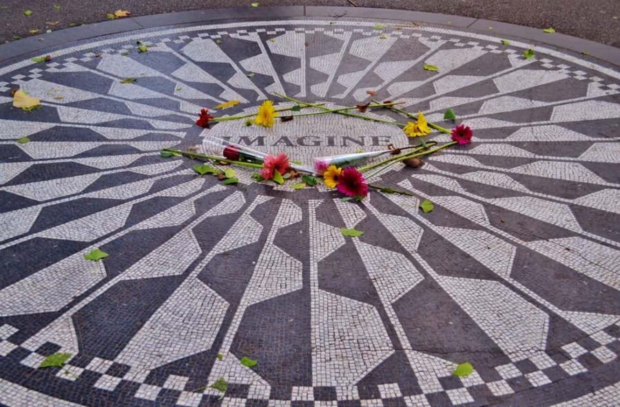 NYC: Central Park Guided Walking Tour English-Spanish - The first leg: Dipway Arch, Wollman Rink, and Gapstow Bridge