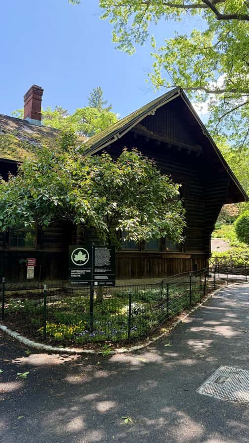 NYC: Central Park Storytelling Pedicab Tour with Theater - Central Park Zoo and the Balto Statue Moment