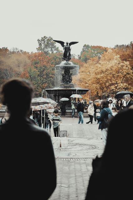 NYC: Elf & Home Alone 2 Locations Central Park Pedicab Tour - Pedicab Comfort: Blankets, Seating, and How to Avoid a Cramped Ride