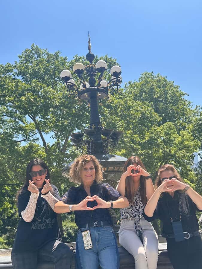NYC: Guided Pedicab Tour of Central Park - Central Park Carousel and Chess & Checkers House: classic park magic early