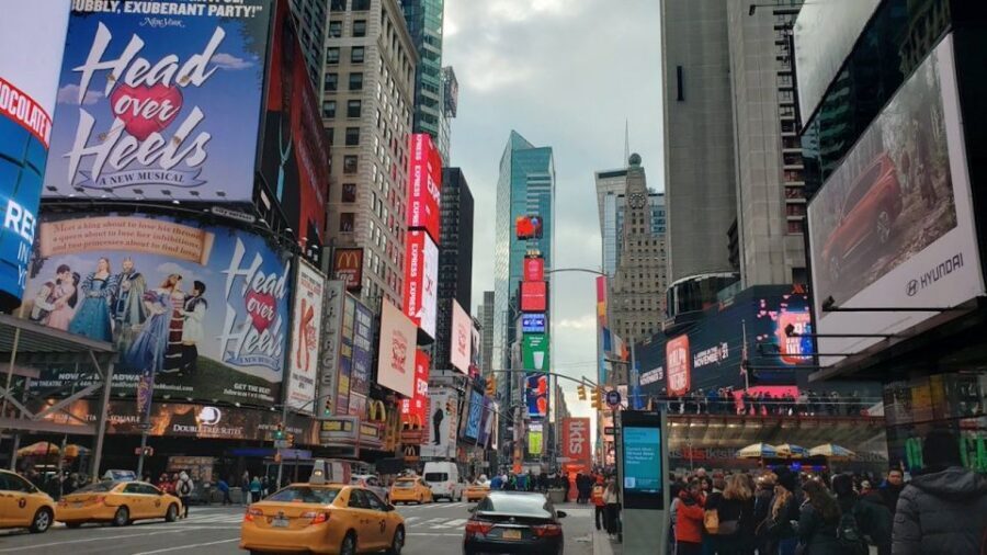 NYC Pedicab Tours: Central Park, Times Square, 5th Avenue - Times Square lights and the theater district on 42nd St