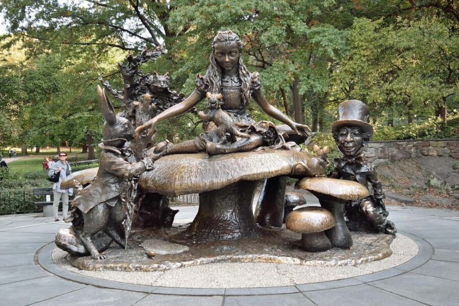 NYC: Private Central Park Tour - Bow Bridge and Alice in Wonderland: iconic scenes with real pause time
