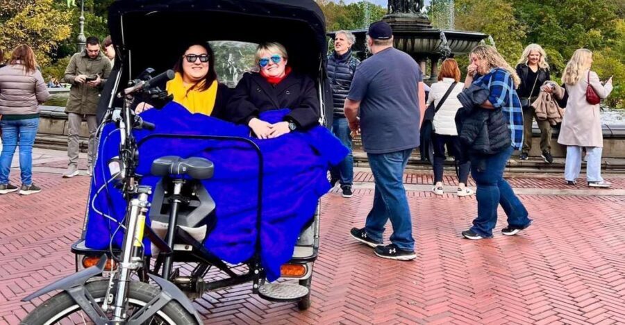 Official Pedicab Tours in Central Park - The Central Park highlights north-to-south: from carousels to castles