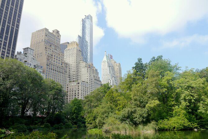 Private NYC Central Park 4 Hour Adventure Tour - Entering Central Park with a guide who connects the dots