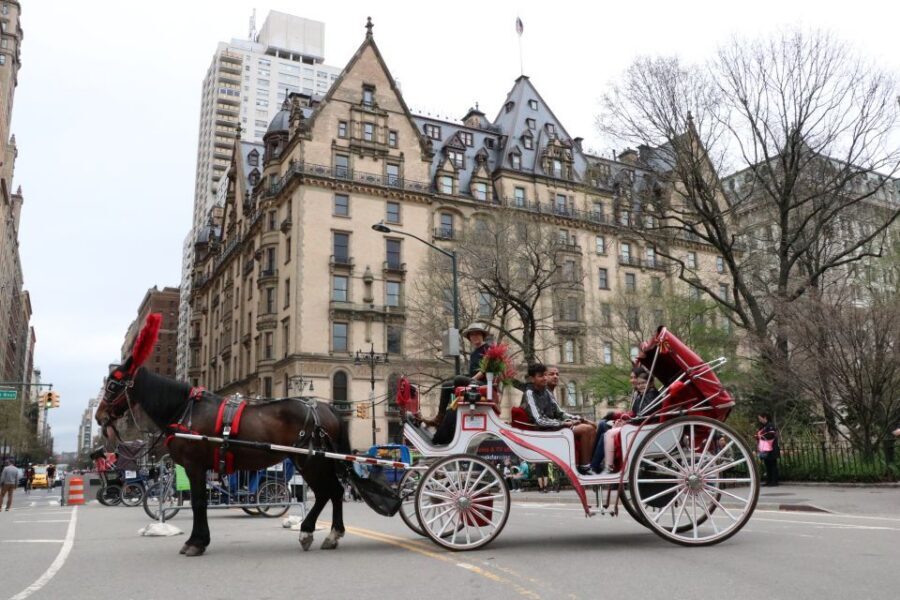 Tavern on the Green PickUp&DropOff With Horse Carriage Ride - Practical Timing Tips for a Smooth Evening