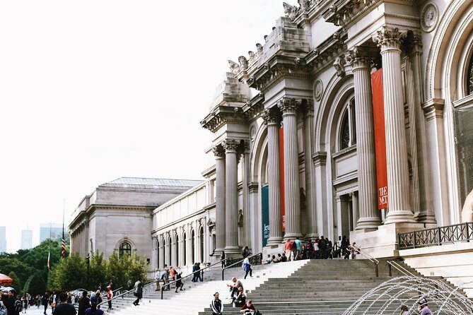 The Met Museum & Central Park New York Exclusive Guided Tour - Entering the Met: Great Hall, Medieval Europe, and the American Wing highlights