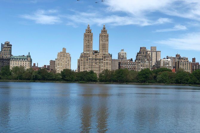 VIP Central Park Pedicab Tour - Reservoir and Delacorte Theater: Jacqueline Kennedy Onassis Reservoir Time